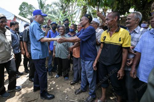 DATUK SERI ISMAIL SABRI YAAKOB