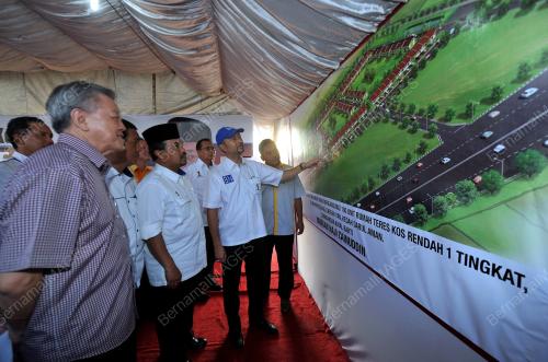 KD15_01112013_MUKHRIZ