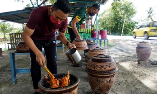 AYAM PASU BUKIT CHORAS