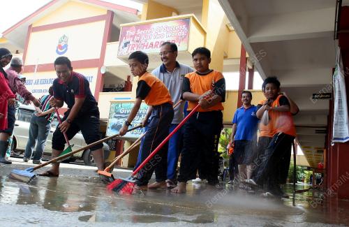 PEMBERSIHAN_BANJIR