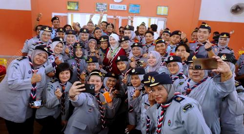 FADHLINA SIDEK