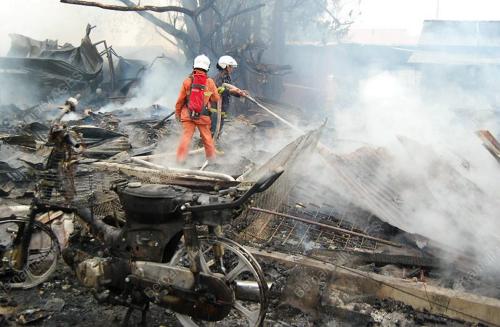 KD16_24022011_RUMAH_TERBAKAR