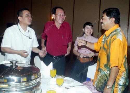 KD17_17022011_AHMAD_CINA