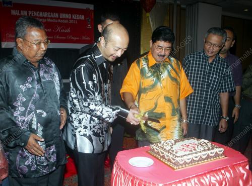 KD18_17022011_AHMAD_MUKHRIZ