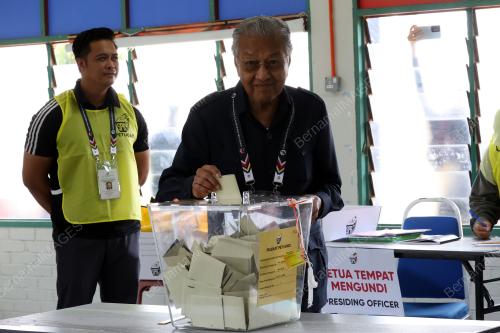 PILIHAN RAYA UMUM KE-15 (PRU15)