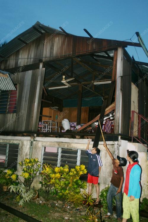 RIBUT MELANDA SUNGAI PETANI
