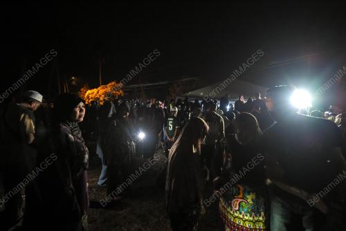 ENAM SEKELUARGA MENINGGAL KEMALANGAN