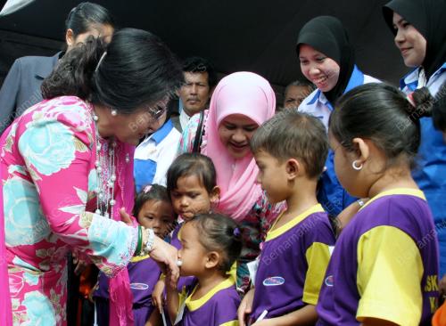 DATIN SERI ROSMAH MANSOR