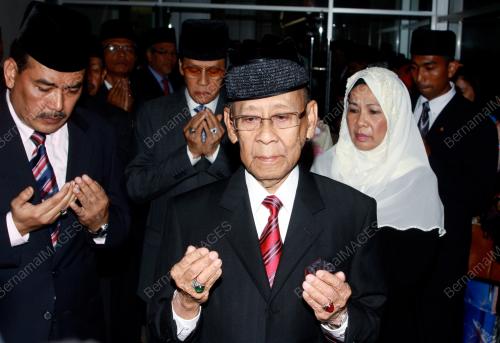 KD20_31102012_AGONG_PULANG