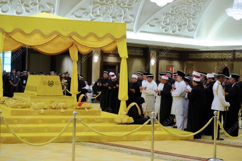 KD21_12092017_AGONG_SULTAN