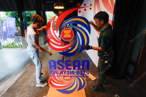 THE ASEAN MINISTERS OF EDUCATION AND HIGHER EDUCATION