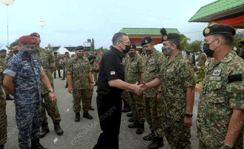 DATUK SERI HISHAMMUDDIN TUN HUSSEIN