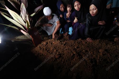 ALLAHYARHAMAH NOOR RAHIZA ANUAR