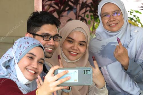 PILIHAN RAYA UMUM KE-15 (PRU15)