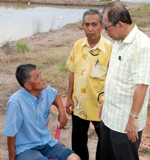 AHLI PARLIMEN ALOR SETAR LAWAT KELUARGA MANGSA LEMAS