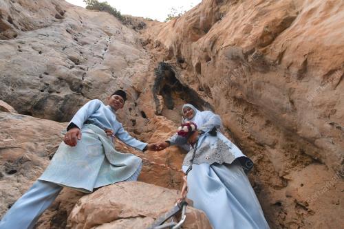 PENGANTIN 'CLIMBING'