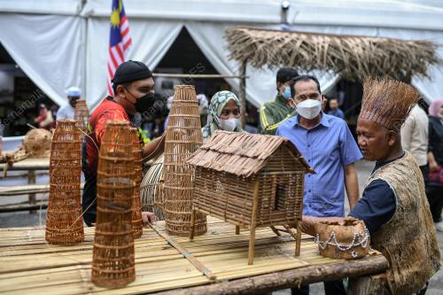 JAKOA JELAJAH AKM