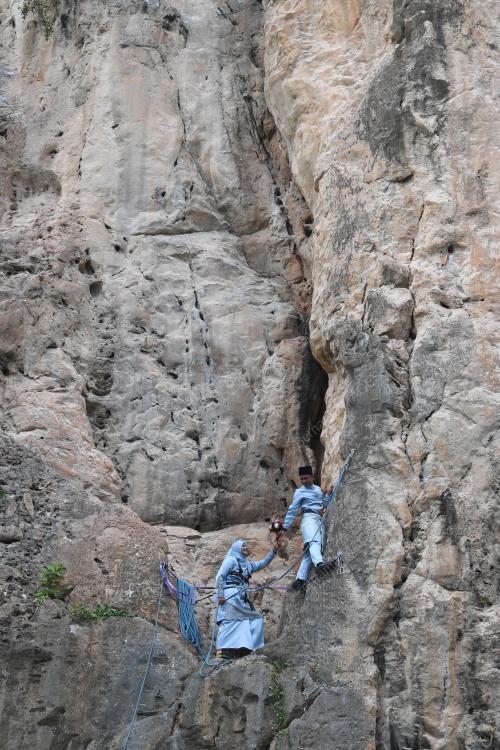 PENGANTIN 'CLIMBING'