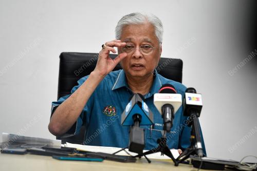 DATUK SERI ISMAIL SABRI YAAKOB