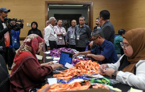TAN SRI SHAMSUL AZRI ABU BAKAR