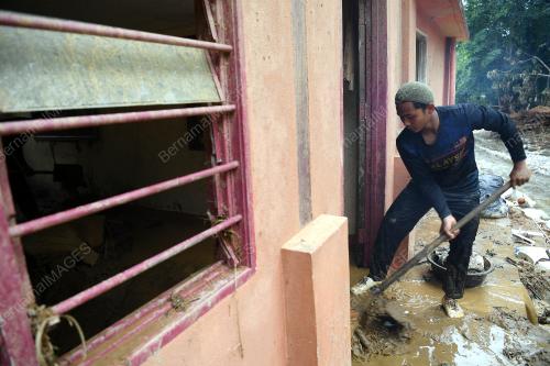 KD28_23082021_BANJIR_KILAT