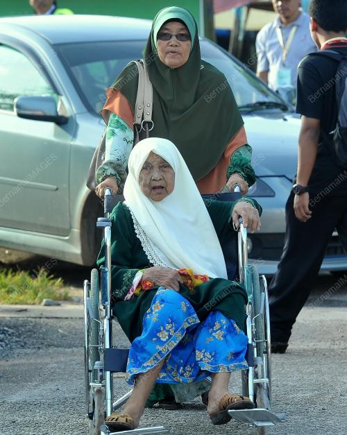KD30_04112013_WARGA