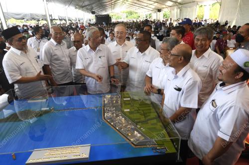 DATUK SERI ISMAIL SABRI YAAKOB