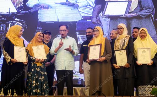 DATUK SERI ANWAR IBRAHIM