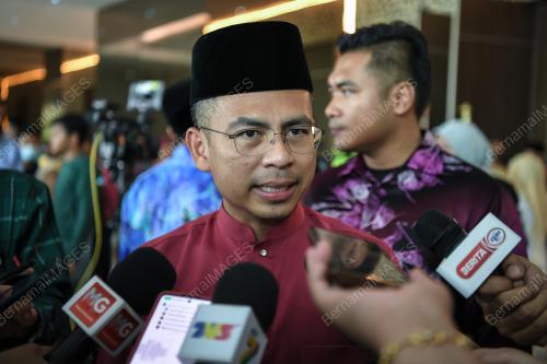 FAHMI FADZIL