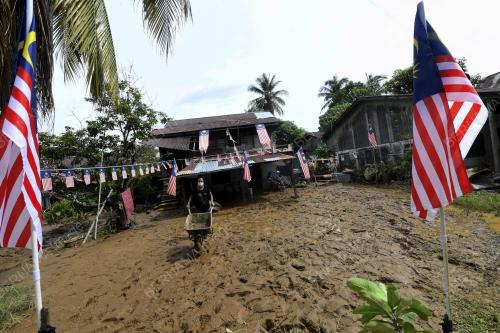 KD37_19082021_BANJIR_KILAT_DI_YAN