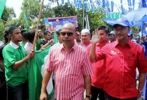 KD39_04112013_PRK_MUKHRIZ
