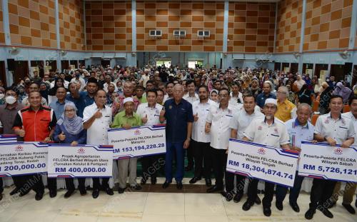 DATUK SERI MAHDZIR KHALID