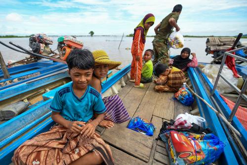 MENYANTUNI KEPERLUAN PERUBATAN ANAK-ANAK MISKIN KEMBOJA