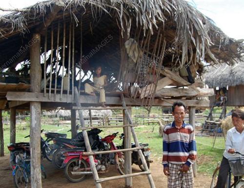 KEHIDUPAN DAIF DI KAMPUNG PRAKSANDAI