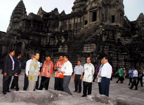 TUANKU MIZAN ZAINAL ABIDIN