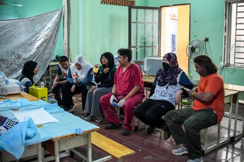 MENYANTUNI KEPERLUAN PERUBATAN ANAK-ANAK MISKIN KEMBOJA