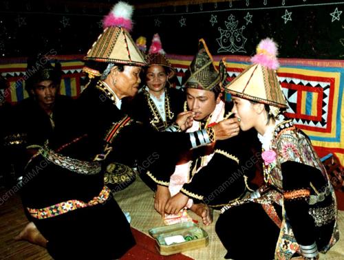 KK01-12_08_2000_ADAT_KAHWIN_12012016