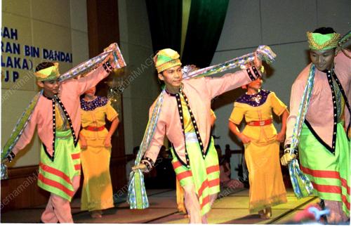 TARIAN TIDONG