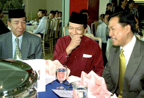 DATUK DR. RAIS YATIM