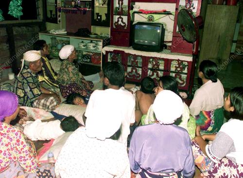 KK03-01_05_2000_TEBUSAN_DI_TV_07012016