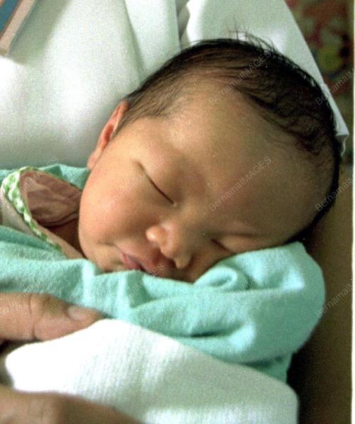 BAYI JADI REBUTAN