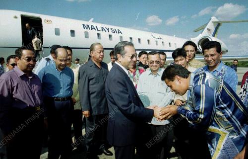 DR MAHATHIR MOHAMAD
