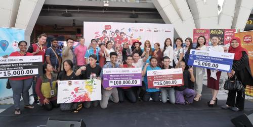 KL005_20122015_AIDS