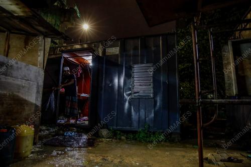 PENGINAPAN PEKERJA ASING