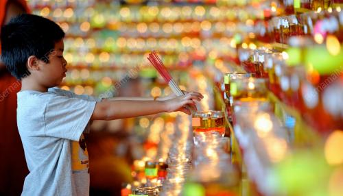 KL00_05052012_WESAK5
