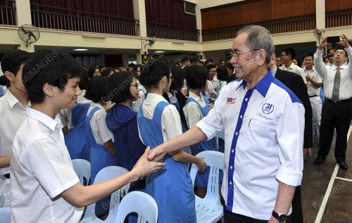 DATUK SERI DR WAN JUNAIDI TUANKU JAAFAR