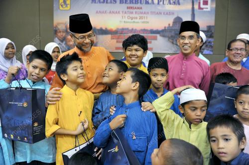 IDFR ANAK YATIM BERBUKA PUASA
