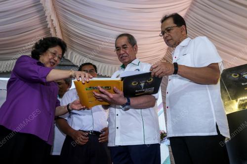 DATUK SERI WAN JUNAIDI TUANKU JAAFAR