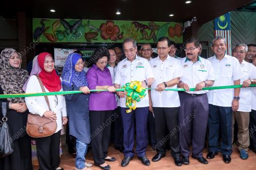 DATUK SERI WAN JUNAIDI TUANKU JAAFAR