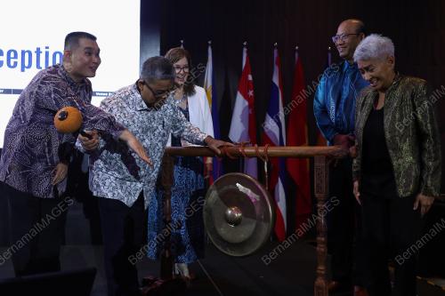 DATUK AARON AGO DAGANG